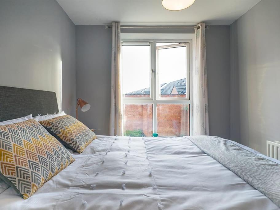 Lovely 2 Bedroom Apt At Ormeau Park W/ Free Parking Belfast Extérieur photo